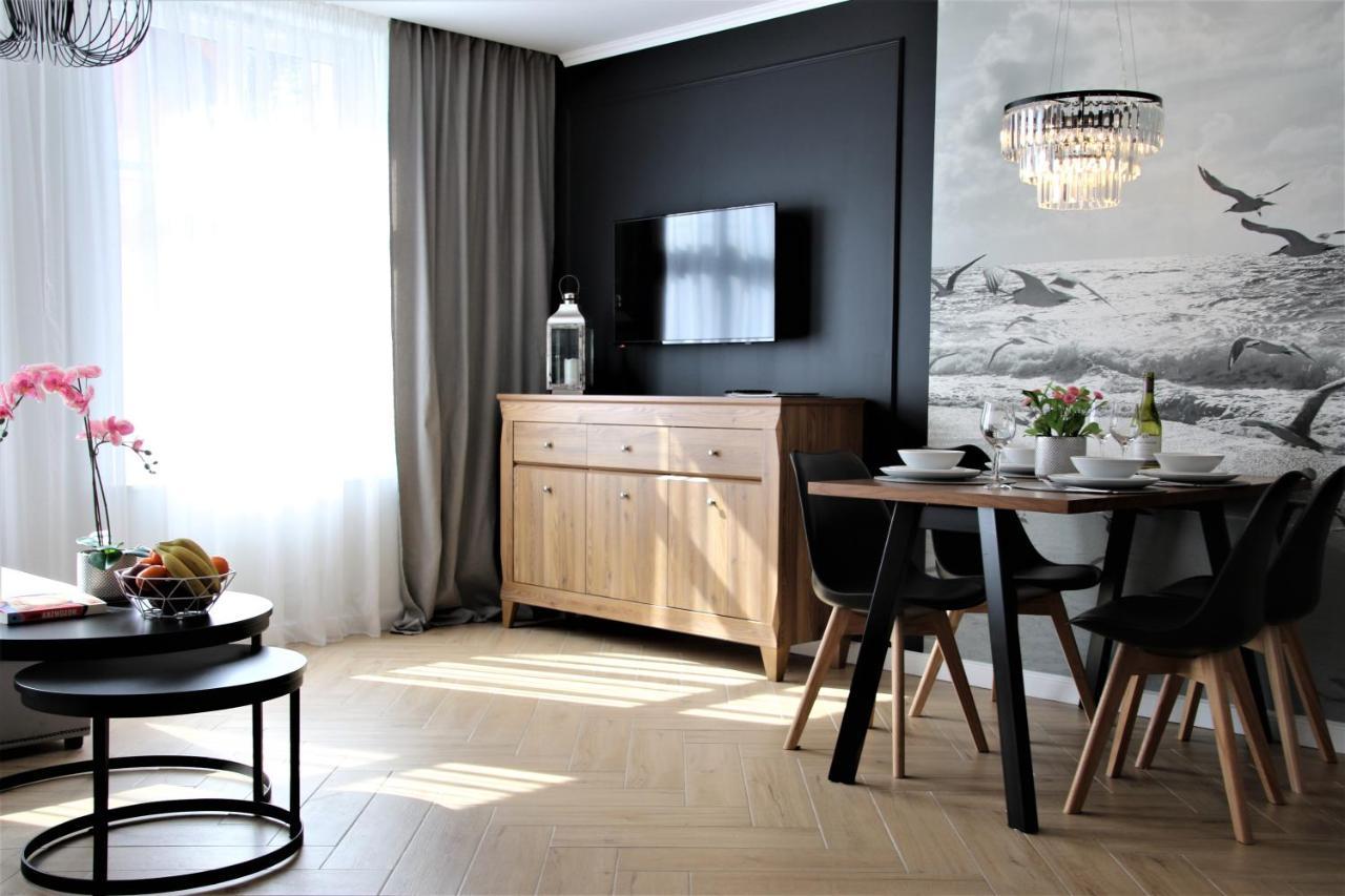 Royal Maris 3 Apartments: Prime Location *